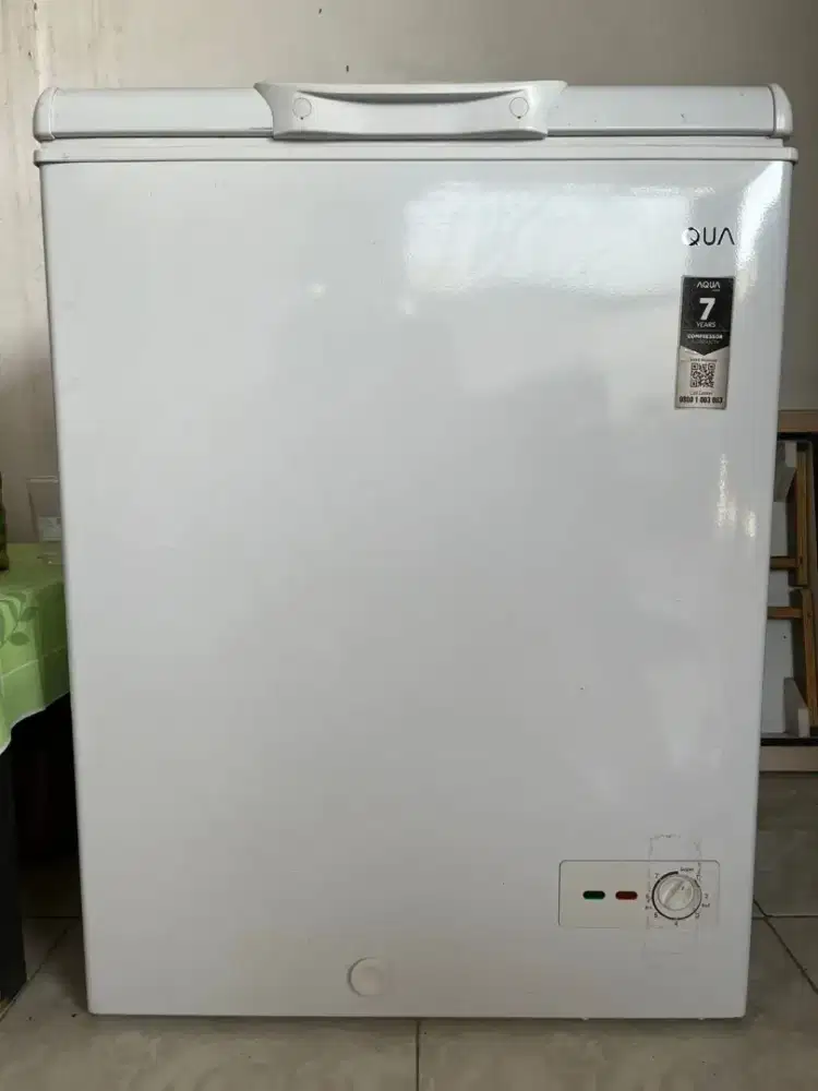 Jual freezer box Aqua AQF-150 HC, lengkap mulus normal 95 persen