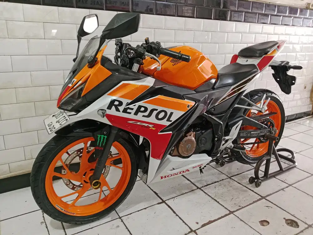 Forsale cbr150r facelift 2017 pajak hidup