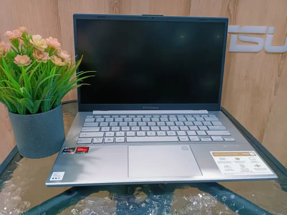 ASUS VIVOBOOK RYZEN 3-7320U