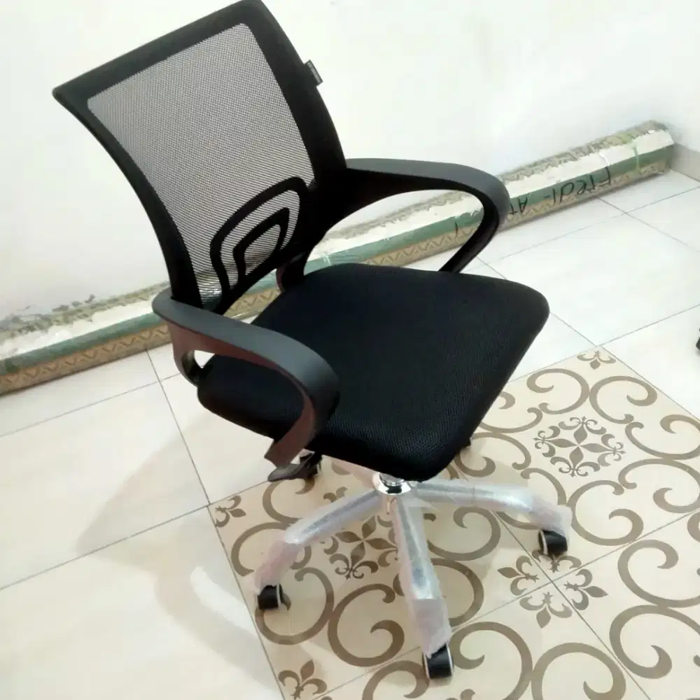 Kursi Kantor Ergonomis