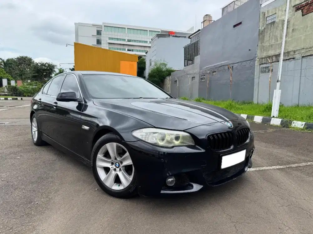 BMW 528i F10 Sunroof 2010 CASH