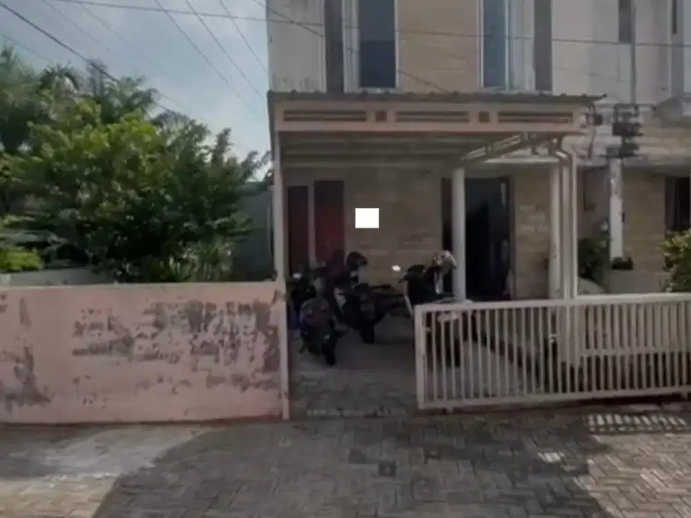 Rumah Hook 2 Lantai Di De Naila Residence Gresik