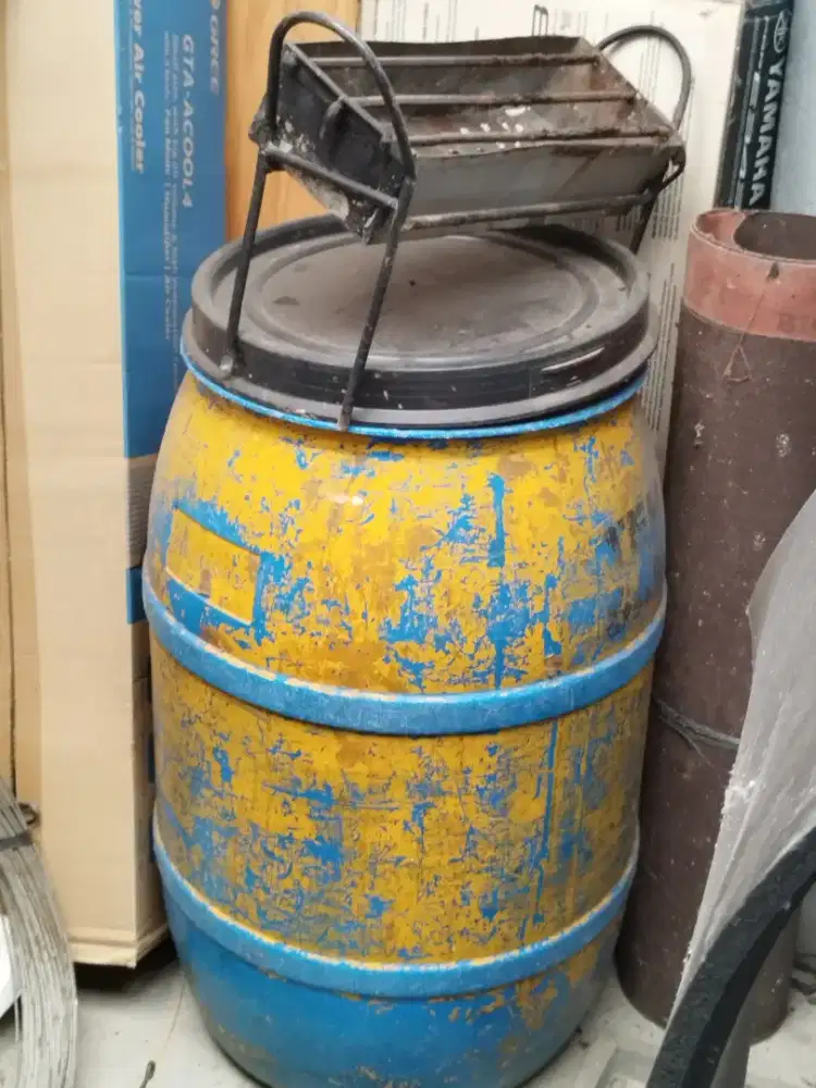 Drum bekas obat 100 L