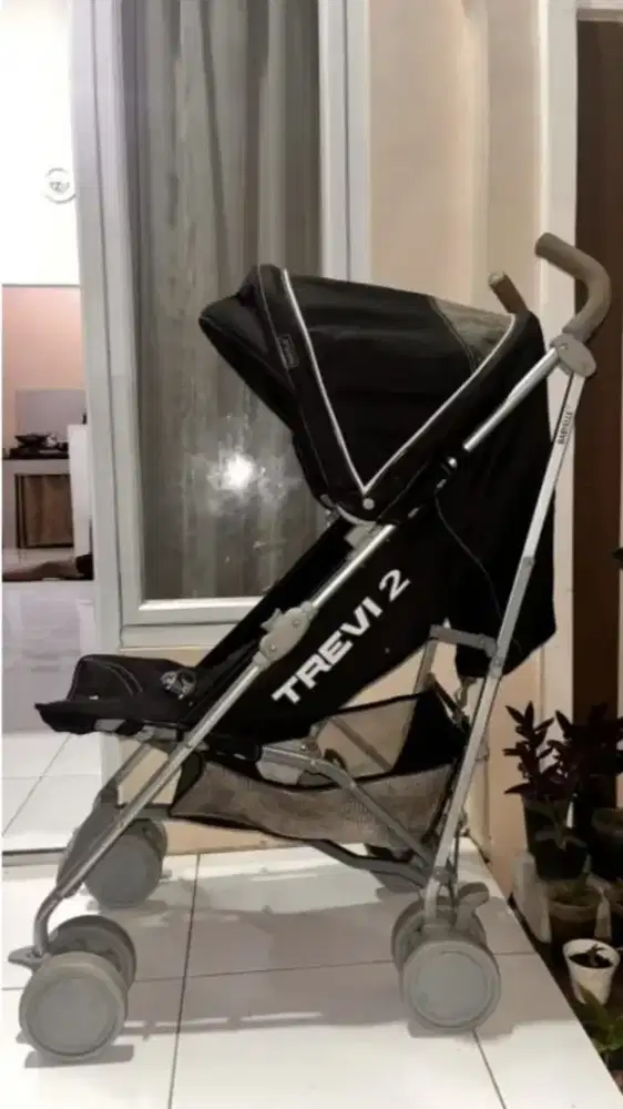 Di jual stroller merk trevi