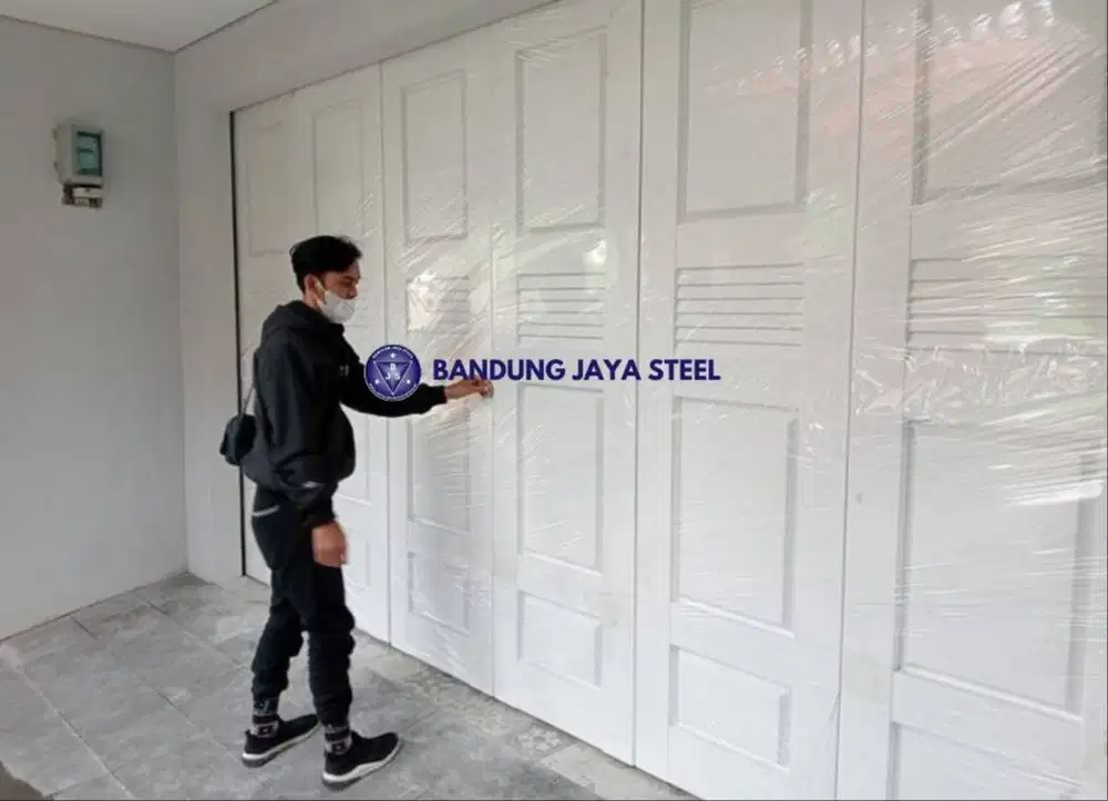 Pintu garasi besi model sliding, kualitas terjamin, terpecaya
