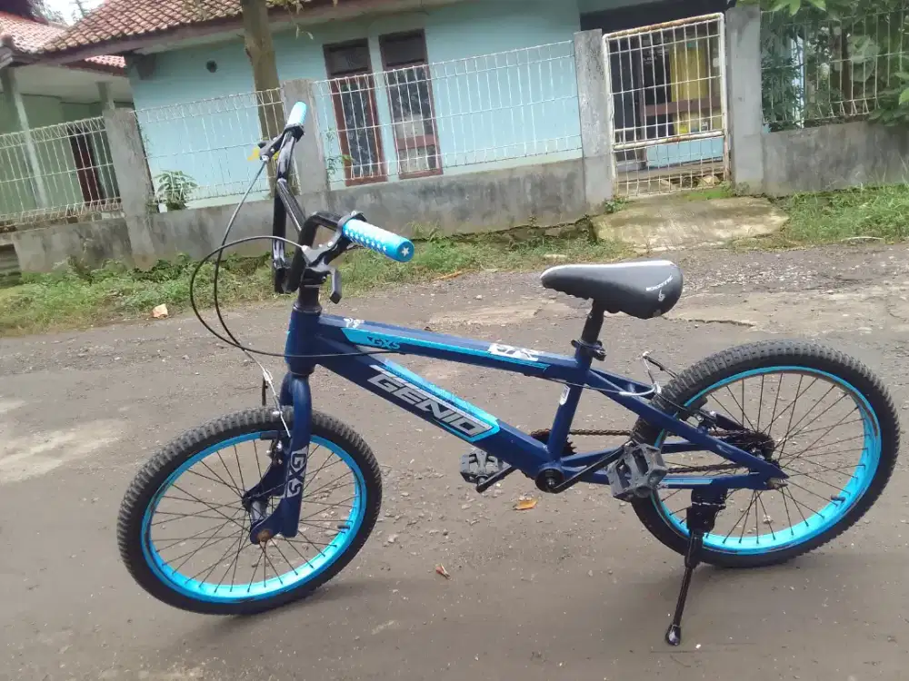 Speda ukuran 20merk Genio cat ori masih bagus