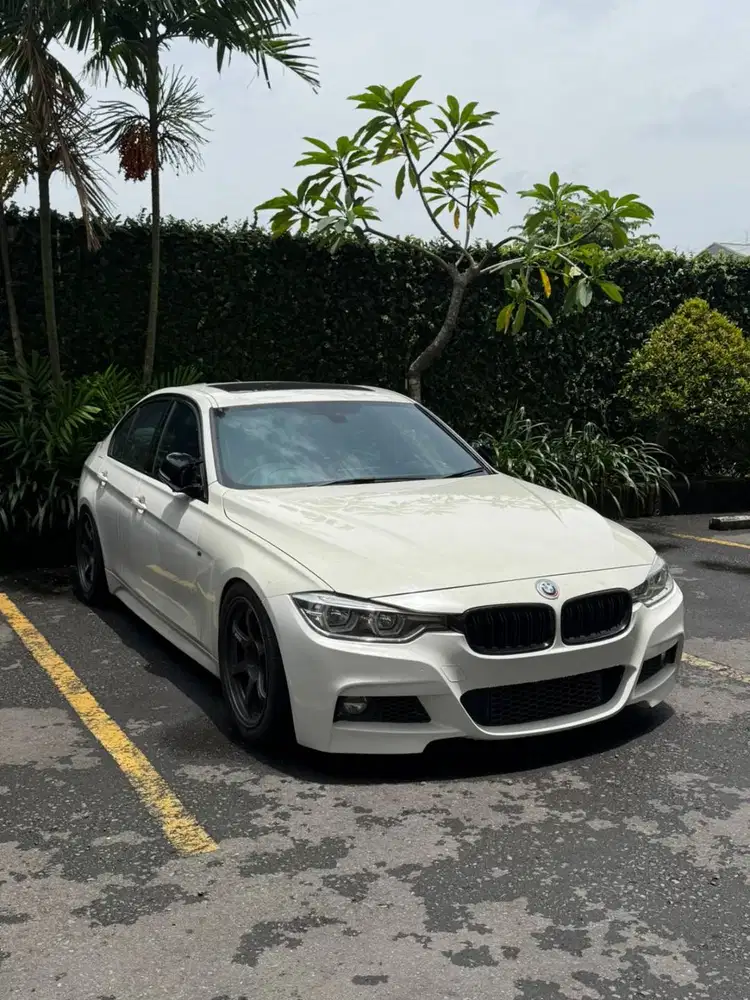 BMW F30 330i M Sport Package 2015