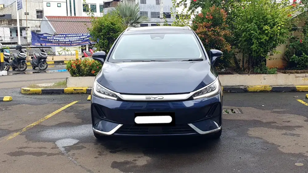 Byd m6 superior 7 seater ev 2024 pakai 2025 biru