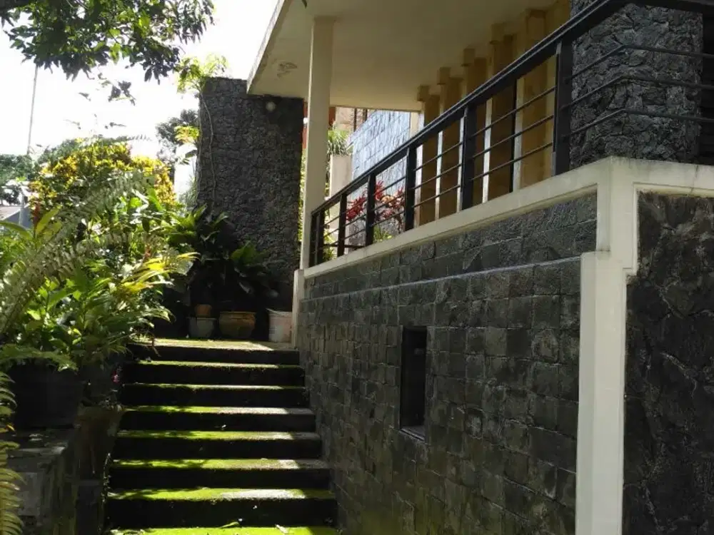 Dijual rumah  Parahyangan Rumah Villa (PRV) Gegerkalong Bandung