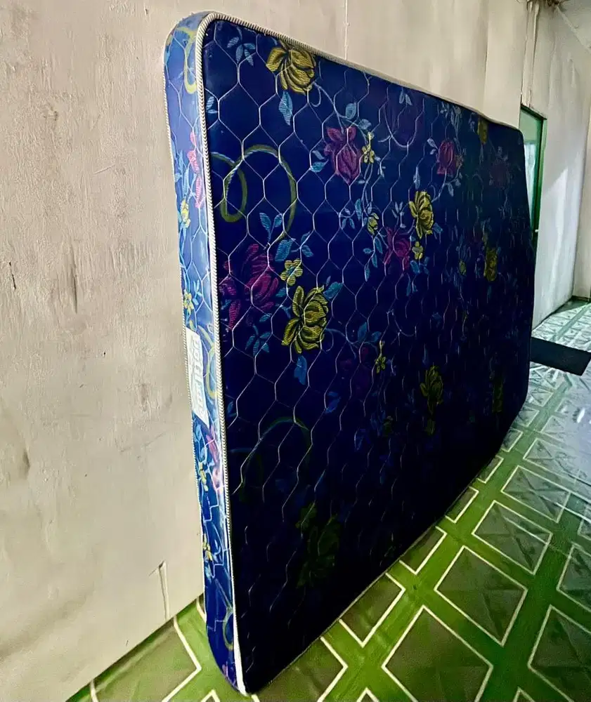 Dijual Spring Bed / Kasur Per - Nego