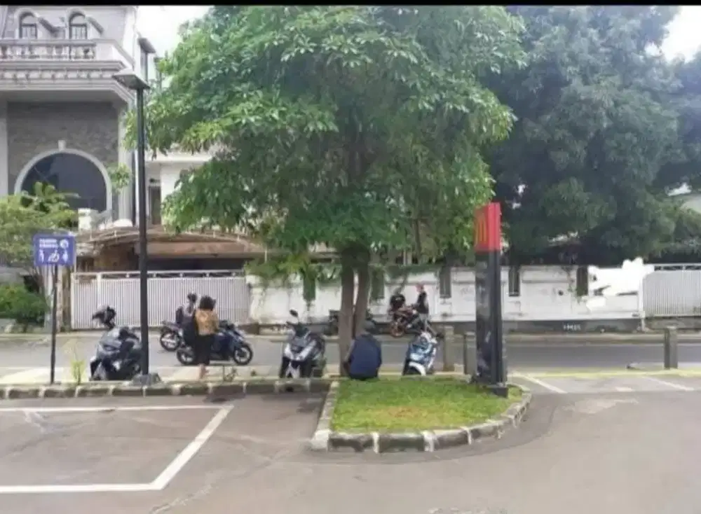 JUAL RUMAH ZONA KOMERSIL KEMANG