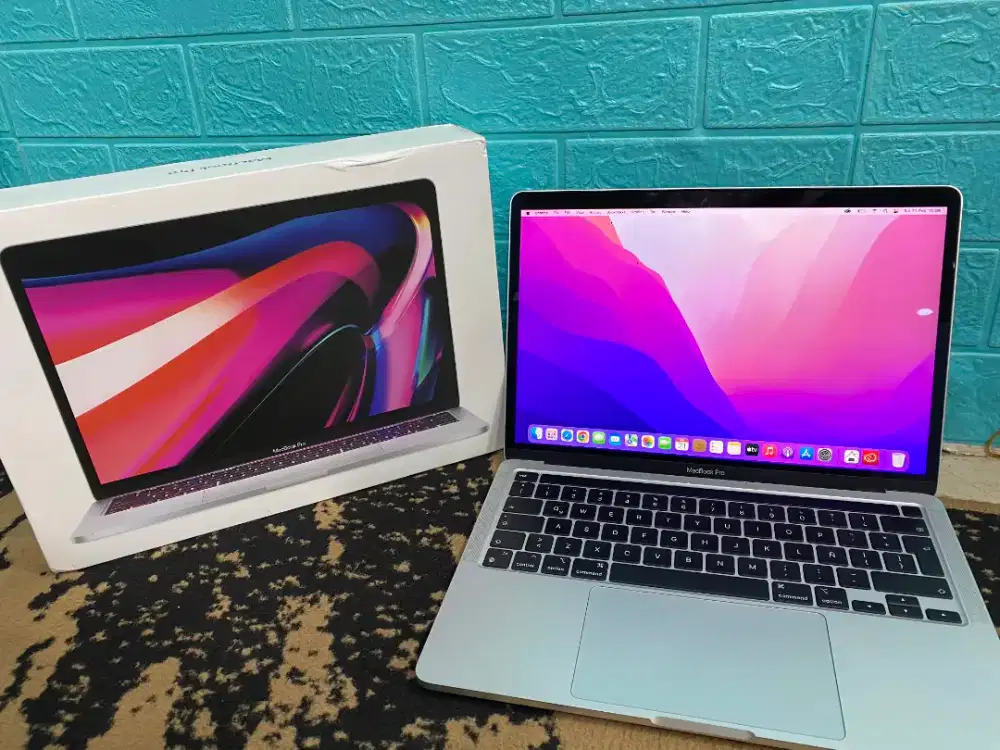 Macbook Pro M2 2022 Fullset Like New bisa tukar tambah