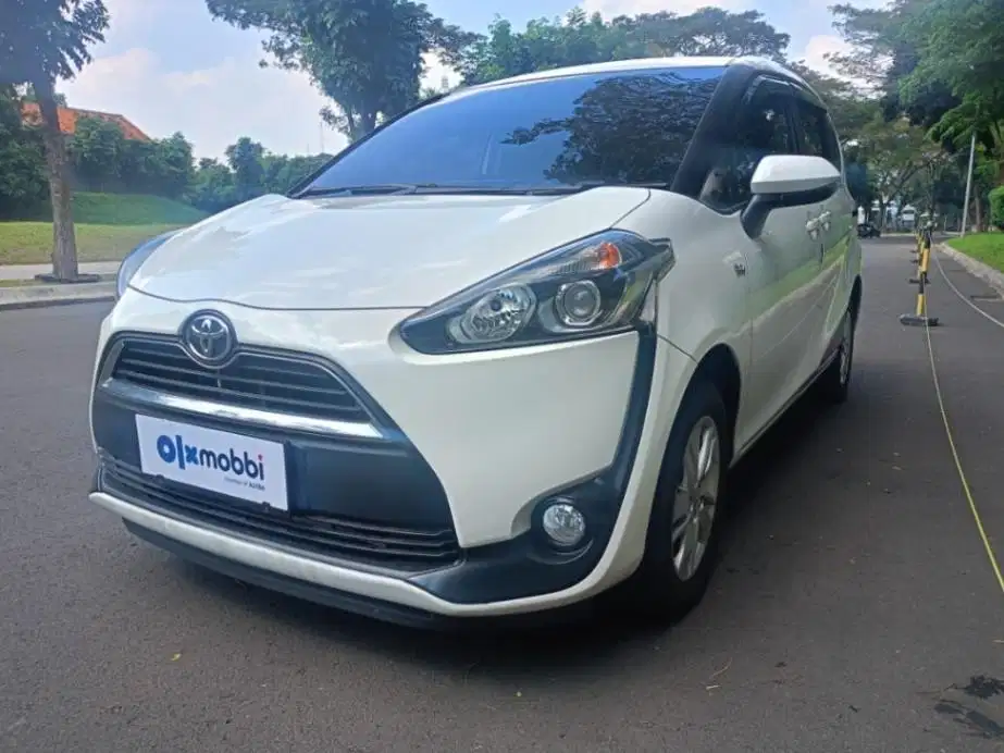DP MURAH Toyota Sienta 1.5 G Bensin-MT 2018 Putih C5TCZ