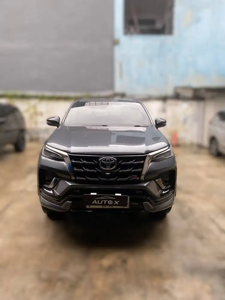 FORTUNER GR 2.8 AT DIESEL NIK 2023 – TANGAN 1 – LOW KM – FULL RECORD R