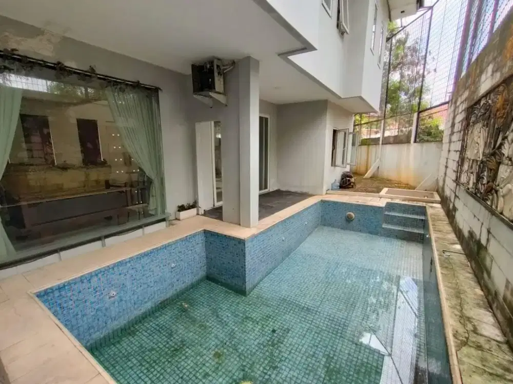 Dijual Rumah Ada Kolam Renang di Taman Persada Kemala, Jakasampurna, Bekasi