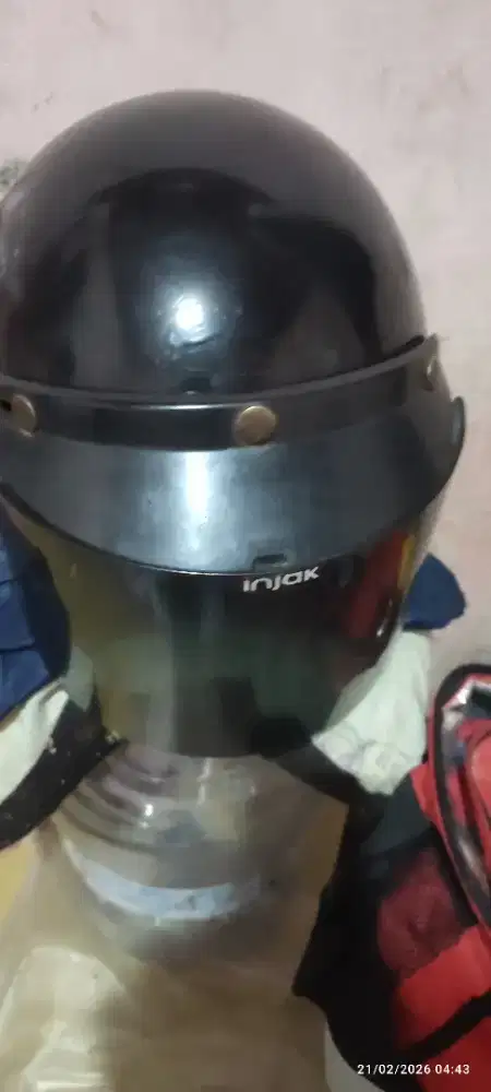 2helm dewasa M dan anak M lumayan