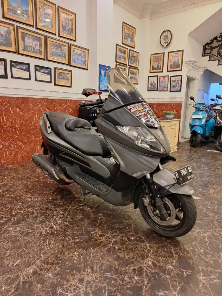 HUB IMA , CASH ONLY BENELLI ZAFFERANO 250 CC 2015 . KM RENDAH