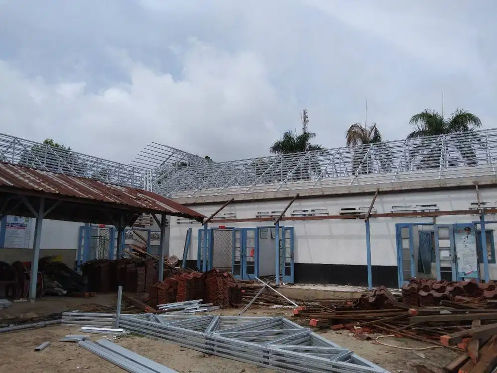 Bongkar Renovasi Atap Lapuk Ganti Baja Ringan TASO