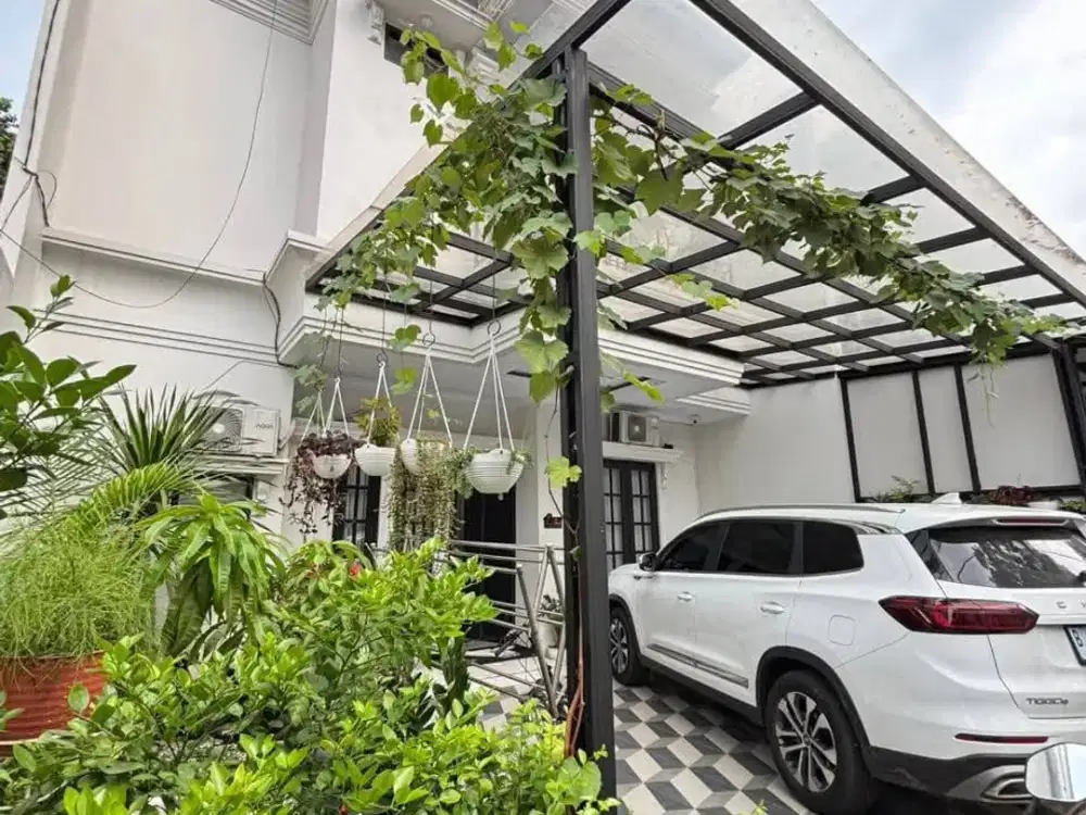 Dijual segera Rumah baru 2 lantai full furnish tinggal bawa koper di Jagakarsa Jakarta Selatan