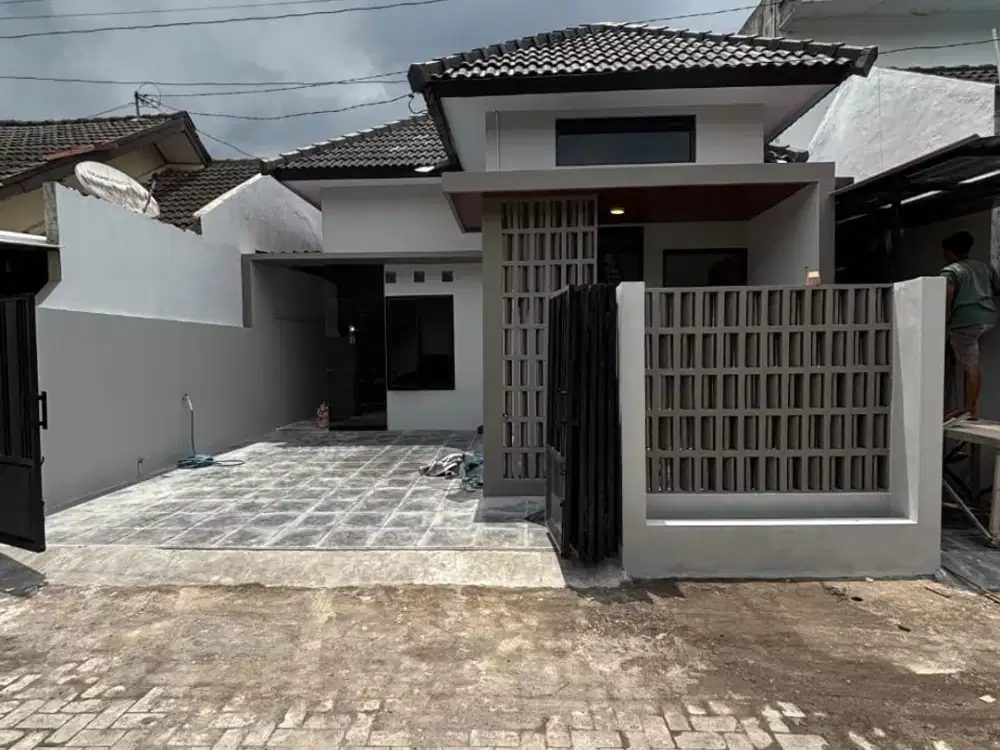 RUMAH MODERN MEWAH LIMASAN DALAM LINGKUNGAN CLUSTER KADISOKA DEKAT KAMPUS UNRIYO MAGUWOHARJO SLEMAN