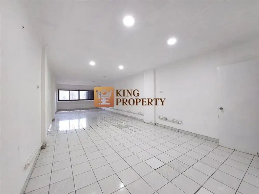 Disewa Ruko Strategis 3,5Lantai Ex Bank Jembatan Lima Prime Spot, Cocok untuk Usaha Apapun, Profit Tinggi