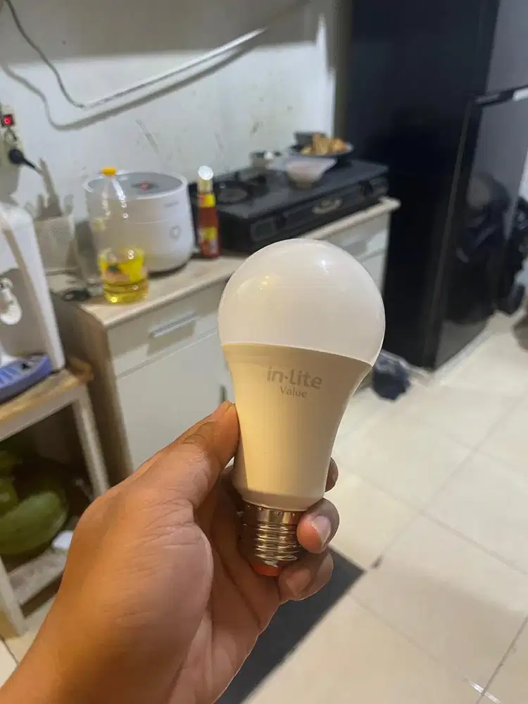 Lampu bohlam 15w inlite putih