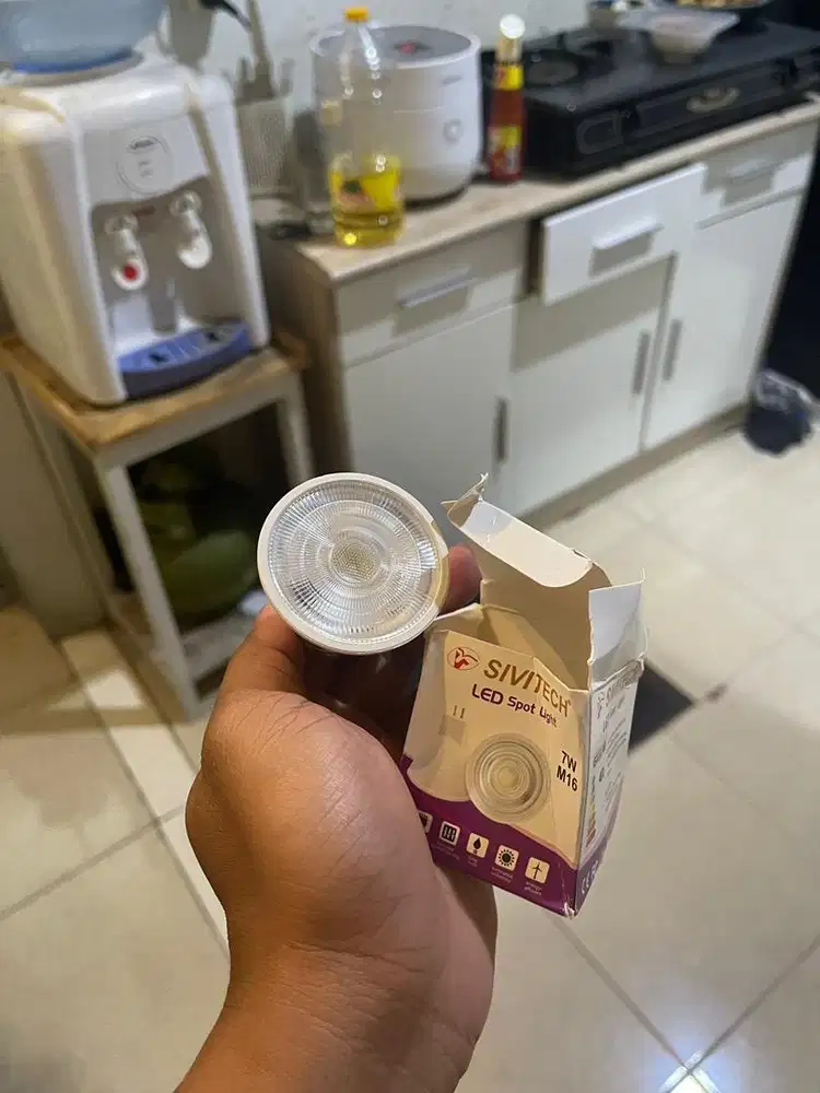 Lampu e27 warm white 5w