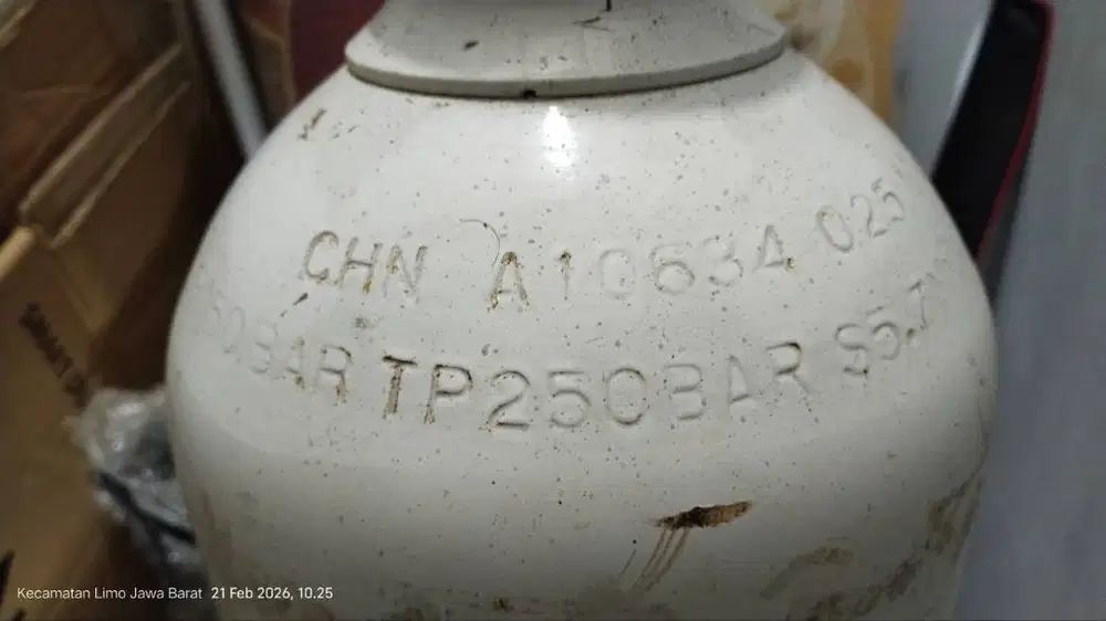 Tabung oksigen ukuran besar