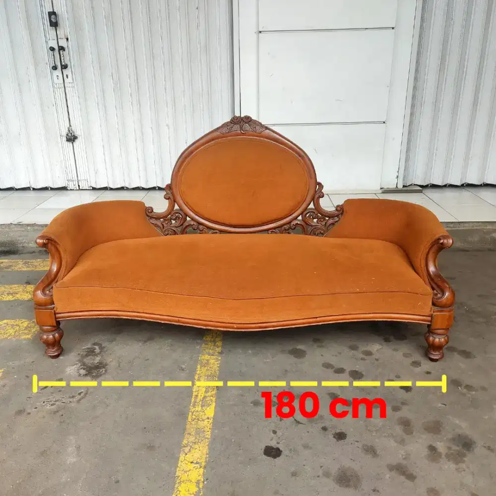 Sofa Panjang Jati Ukir Gaya Victorian Klasik • Kursi Santai Elegan
