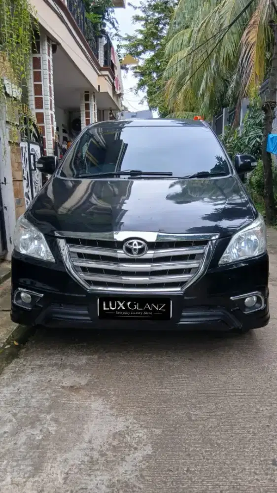 Innova Luxury V AT Bensin