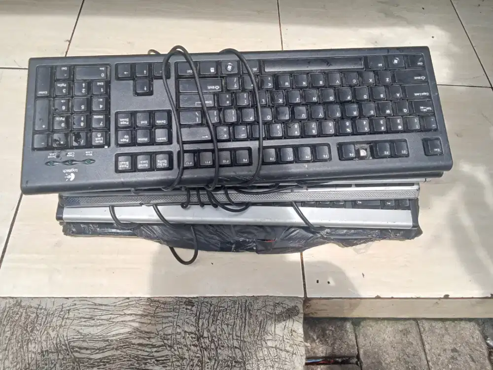 Keyboard 7 unit jual murah.