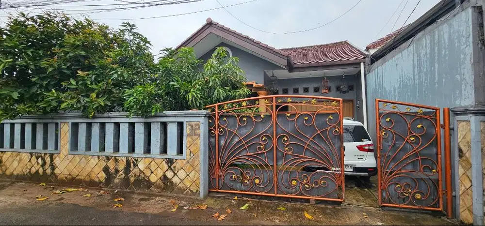 Dijual rumah keluarga di condet cocok untuk investasi