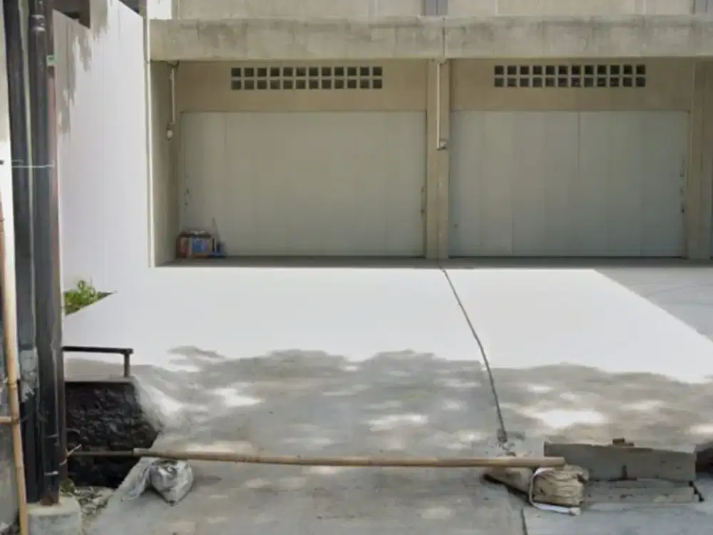 RUKO BAGUS STRATEGIS 3,5 LANTAI COCOK UNTUK SEGALA USAHA SIAP PAKAI DI MAINROAD PUNGKUR BANDUNG