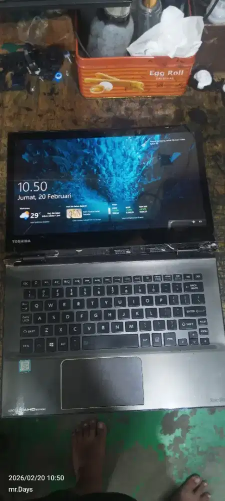 TOSHIBA RADIUS p25w-c2300 4K,minus