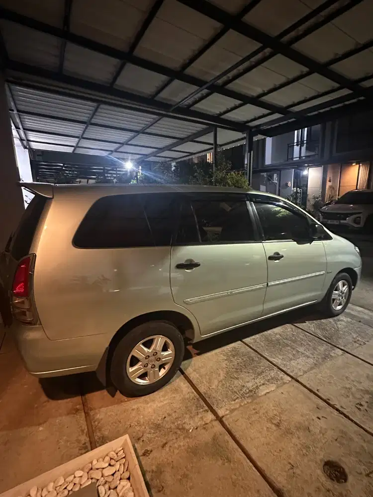 Kijang Innova 2.0 G MT 2005