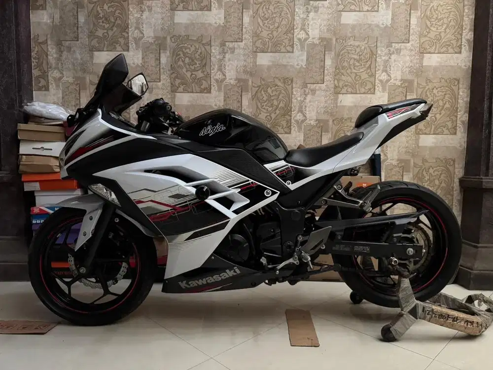Dijual Ninja 250 Fi ABS Tahun 2014 KM antikk