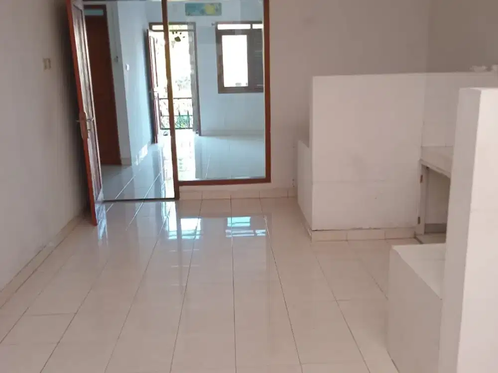 RUMAH BERSIH NYAMAN TERAWAT 2 LANTAI SIAP HUNI DI PONDOK HIJAU BANDUNG