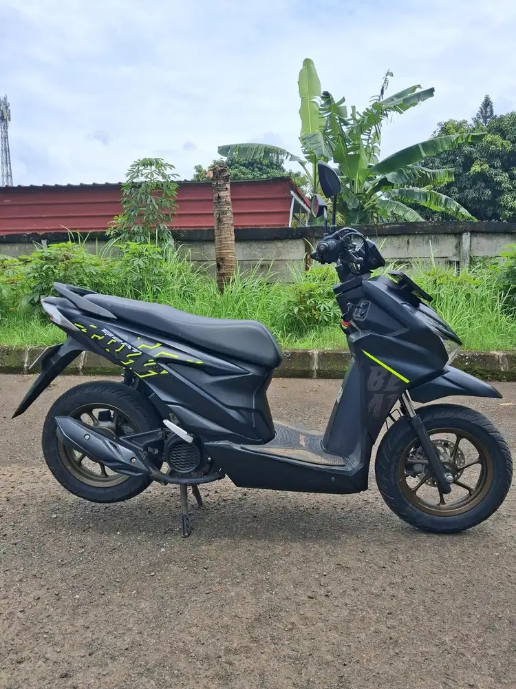(A) Honda Beat Street tahun 2024 KM LOW 10RB
