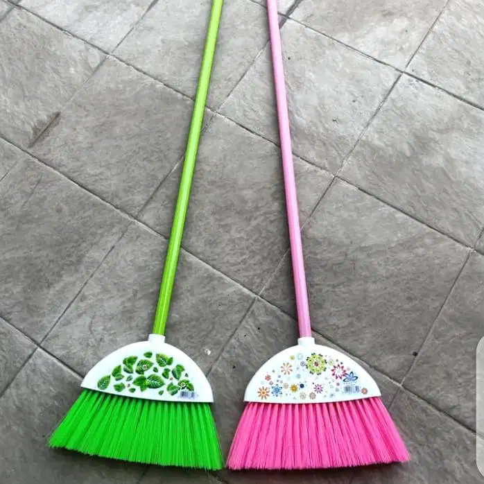 Pembantu Rumah Tangga dan Penjaga Stand Bazar