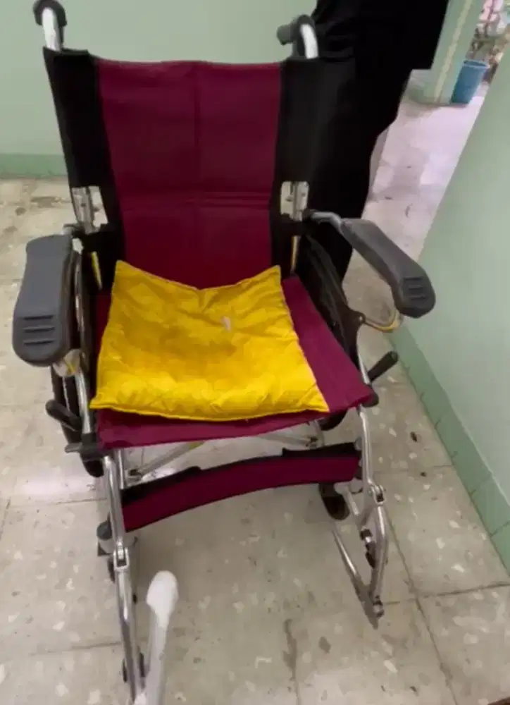 Jual kursi roda merk APEX