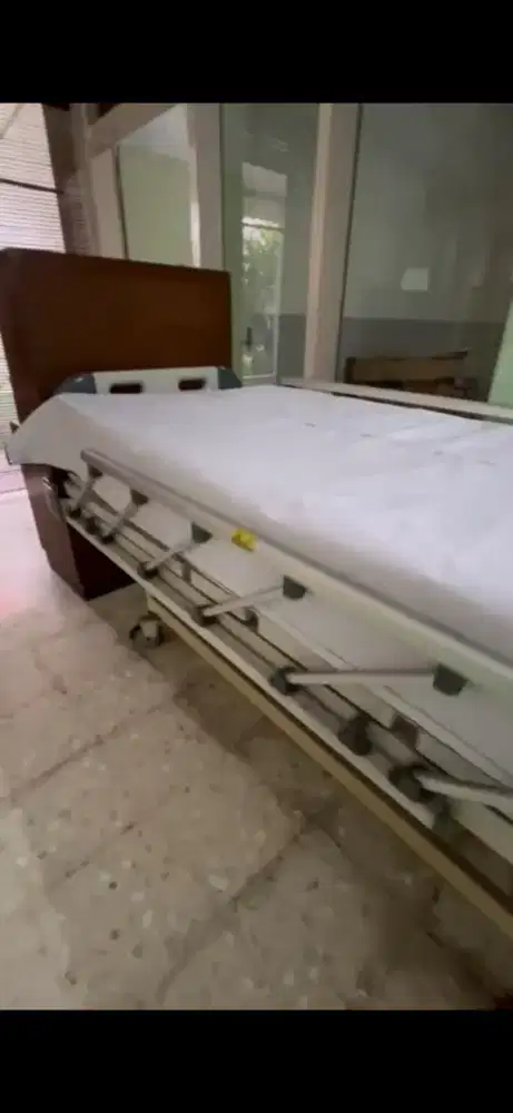 Jual cepat Bed Pasien merk  SUPRAMAX BED