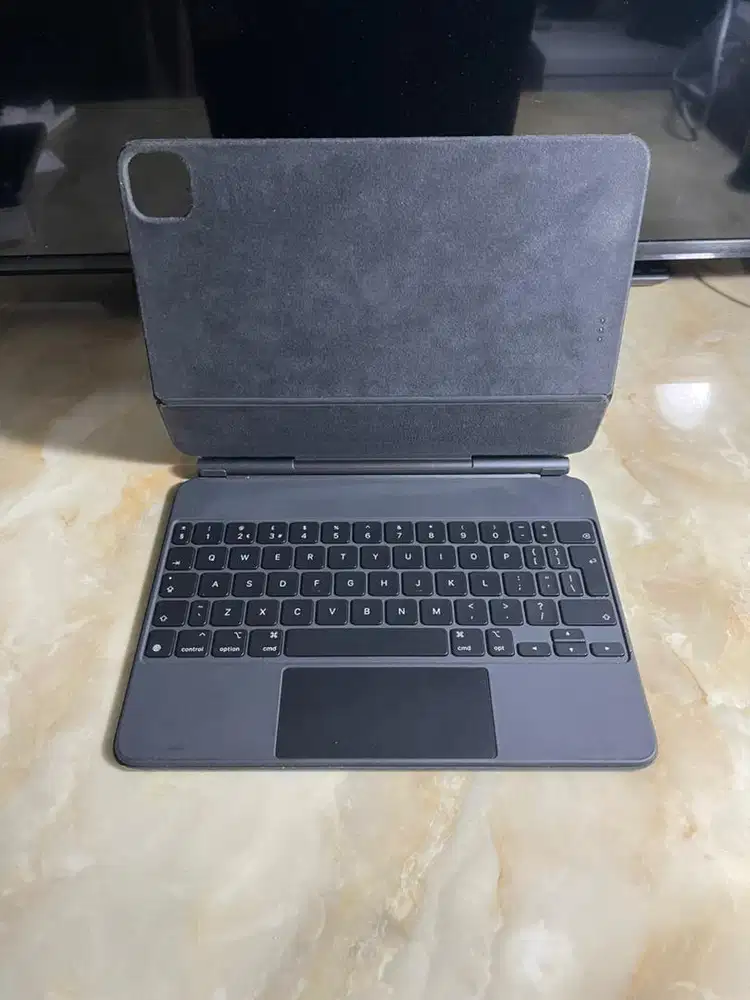 Apple Ipad Magic Keyboard for 11 inch kondisi 8.8/10