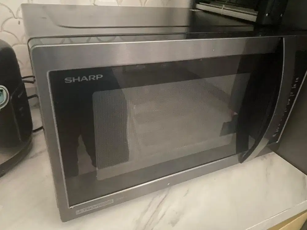 MICROWAVE SHARP , 23 ltr toch scren