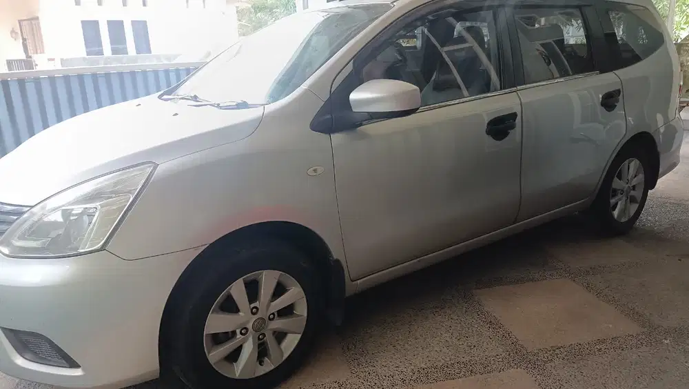 Nissan Grand livina 2013 Bensin