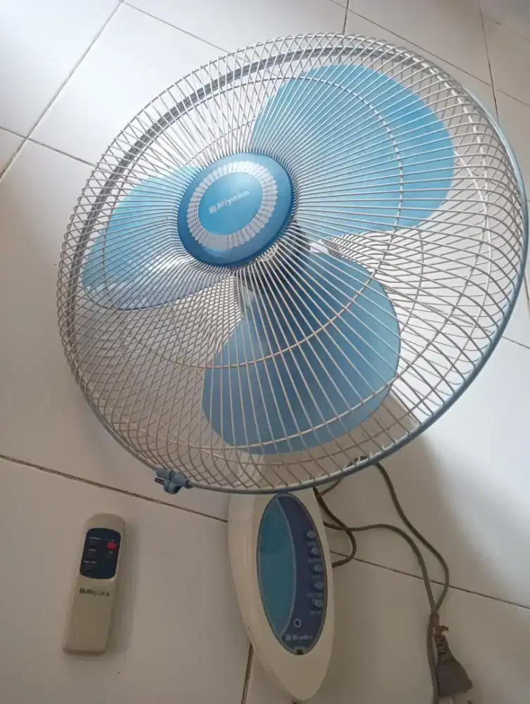 Kipas angin dinding miyako digital remote