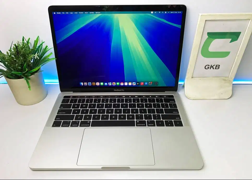 MacBook Pro Retina Touchbar Touch ID Mulus good condition dijamin puas