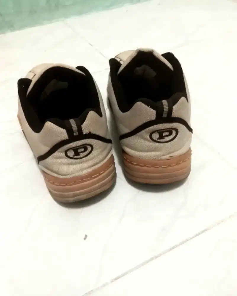 Sepatu Precise ukuran 43