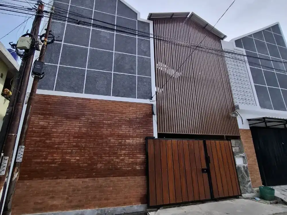 Dijual Cepat Kost Putri Exclusive Lokasi Super Strategis Laweyan,Solo Luas 210m2 BU!!