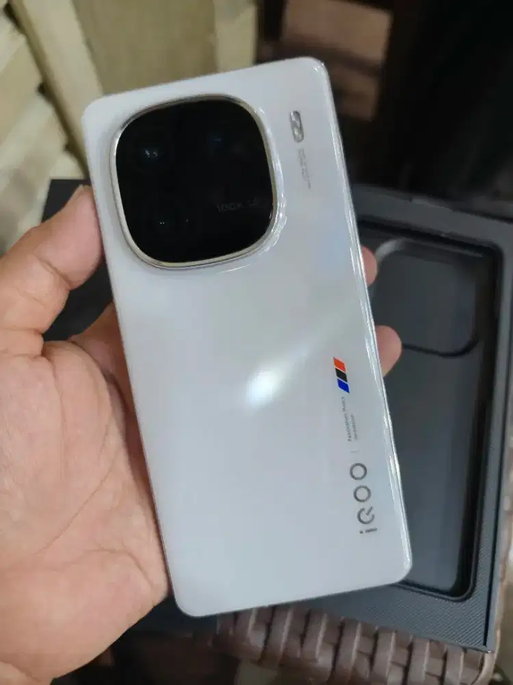 Vivo IQoo 12 5G ram 16 internal 512 fulset resmi