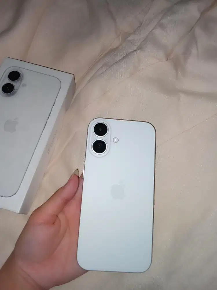 Iphone 16 putih inter 128GB mulus